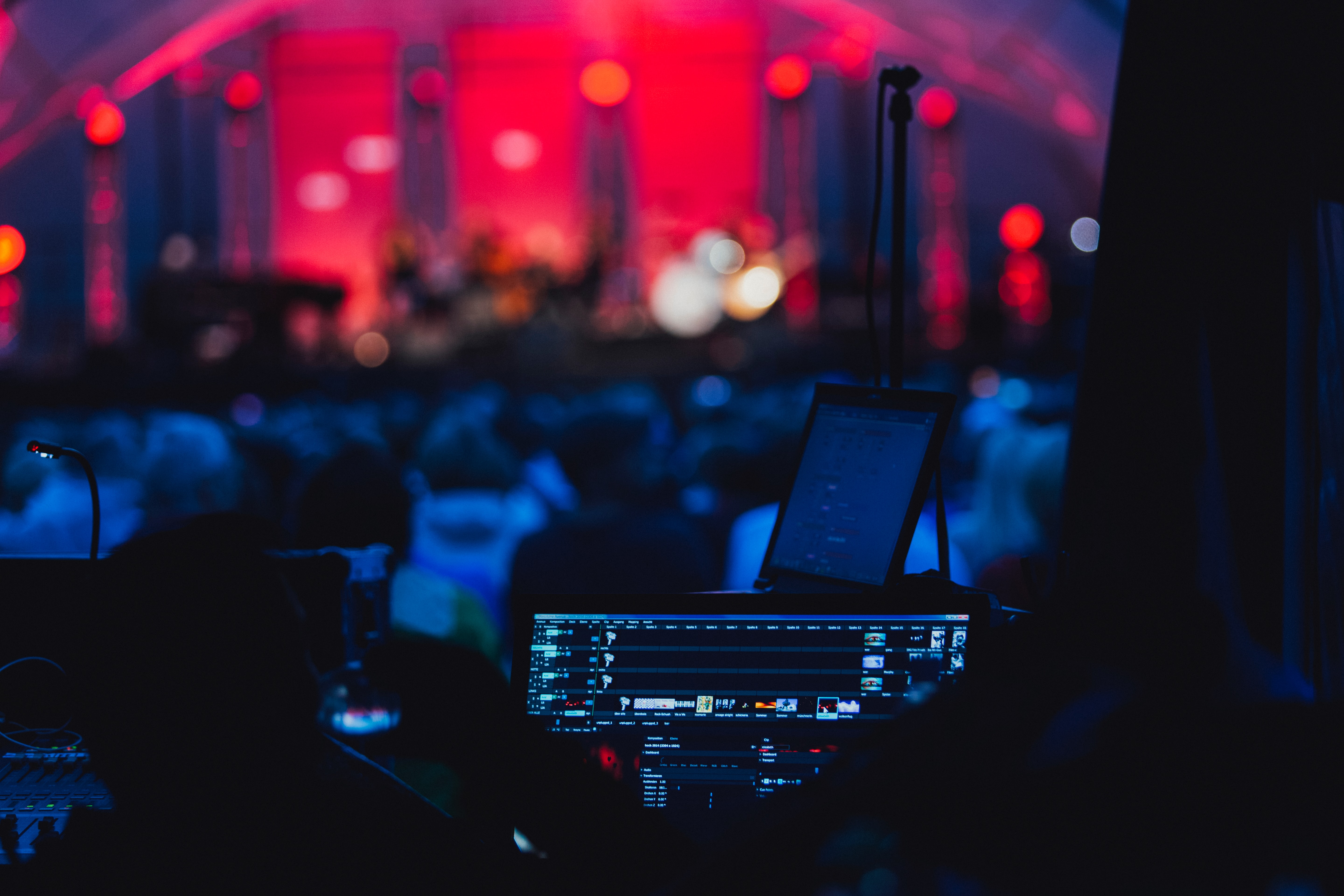 Live on stage - live music artist
